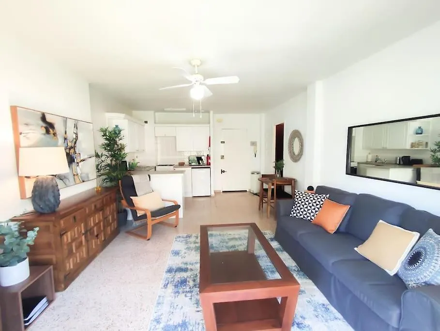 Modern 1 Bedroom With Pool Acess, Edificio Bahamas, 内尔哈