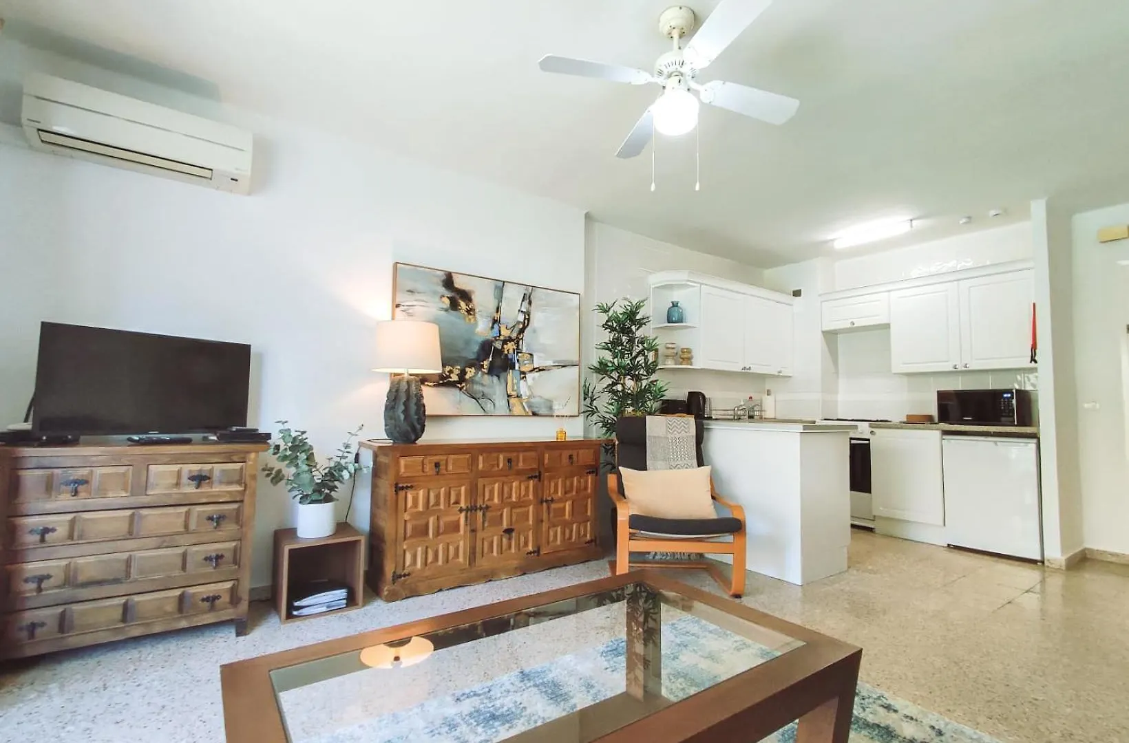 Apartment Modern 1 Bedroom With Pool Acess, Edificio Bahamas, Nerja