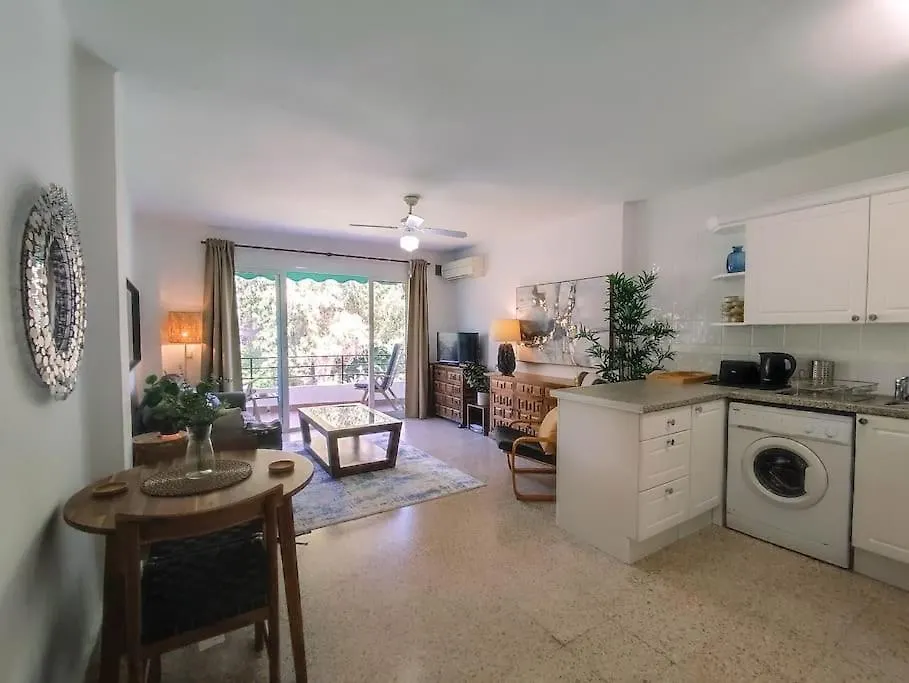 Apartment Modern 1 Bedroom With Pool Acess, Edificio Bahamas, Nerja
