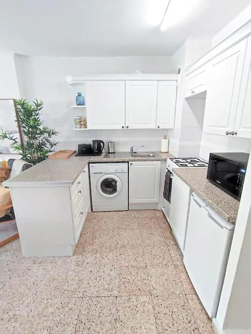 Apartment Modern 1 Bedroom With Pool Acess, Edificio Bahamas, Nerja Spain